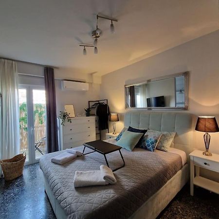 Chic Apt Near Acropolis - Avdi Square 雅典 外观 照片