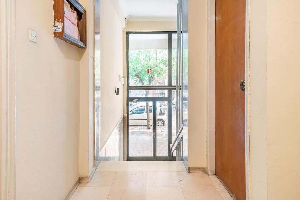 Chic Apt Near Acropolis - Avdi Square 雅典 外观 照片