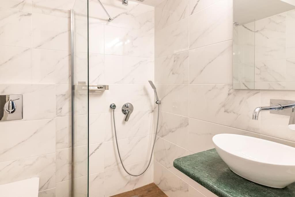 Chic Apt Near Acropolis - Avdi Square 雅典 外观 照片