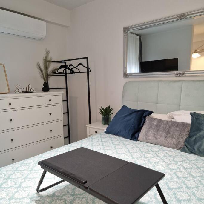 Chic Apt Near Acropolis - Avdi Square 雅典 外观 照片